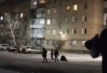 Дети бросили петарду за воротник лежащему мужчине в Караганде
