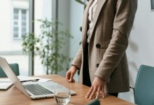 Сотрудницу испанской компании уволили за то, что она приходила на работу слишком рано