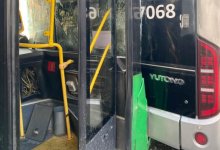 Автобус протаранил троллейбус на остановке в Алматы