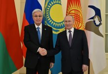 Путин встретил Токаева в библиотеке имени Ельцина (ВИДЕО)