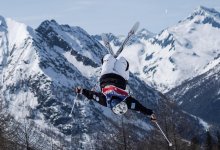 Казахстанская могулистка завоевала две золотые медали на турнире во Франции