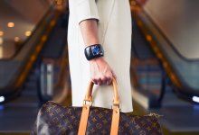 Женщина нашла сумку Louis Vuitton в мусоре