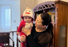 Мама Димаша Кудайбергена посетила "Дом мамы" в Астане