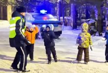"Самое милое видео": полицейские Казахстана сыграли в снежки с детьми