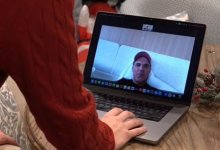 Робби Уильямс устроил рождественское чудо для 94-летней фанатки