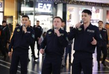 Новогодние хиты исполнили гвардейцы в ТРЦ “Хан Шатыр”