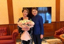 Токаев поздравил Алтынай Асылмуратову с юбилеем