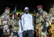 Генерал из Гвинеи выиграл на президентских выборах, запретив соперникам участвовать в гонке