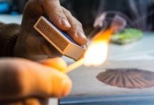 Мужчина сжег елку и украшения в подъезде дома в Темиртау (ВИДЕО)