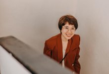 Женщина проснулась с чужим голосом в Англии