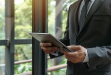 Казахстанцы жалуются на сбои в приложениях Halyk Bank и Отбасы банка