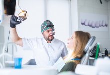 Удаление зуба мудрости обернулось кровотечением и гноем для россиянки