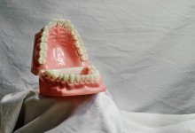 42 стоматологии вывели пенсионные деньги казахстанцев: следствие продолжается