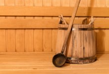 Девушку госпитализировали после купания в уличном чане под Екатеринбургом