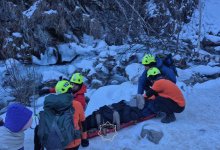 Туристку с травмой ноги спасли в горах Алматы