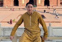 Объявленный в розыск блогер Қайсар Қамза вышел на связь в соцсети