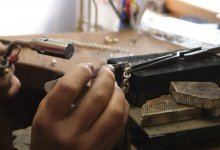 Ювелирному бизнесу выгоднее работать в Казахстане, чем в Кыргызстане – политолог