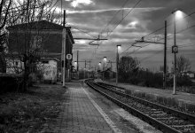 Кран упал на поезд в Таиланде: десятки раненых и 22 погибших