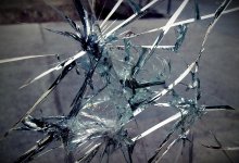 Мужчина разбил стекло автобуса в Алматинской области