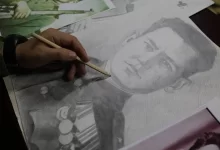 Военнослужащий нарисовал портреты героев ВОВ для музея Национальной гвардии