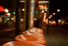 Холод, грязь и запах: актюбинцы бегут из теплых остановок