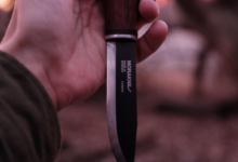 Отец ударил ножом дочь в Алматы