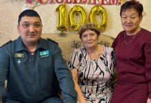 Военнослужащие Нацгвардии поздравили столетнего ветерана ВОВ в Павлодаре