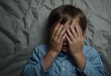 Привязала к батарее ребенка: мать арестовали на два месяца в области Жетысу