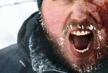 Люди ушли под асфальт и получили ожоги в России