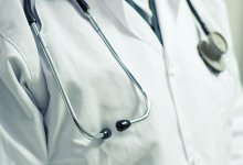 В Актобе пациент украл ноутбук у профессора, который бесплатно его лечил