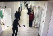 Подросток с топором бегал за учениками в школе Кульсары (ВИДЕО)