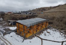 Незаконный трехэтажный дом сносят в предгорье Алматы (ВИДЕО)