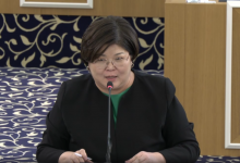 Комиссия предложила вынести проект новой Конституции на референдум