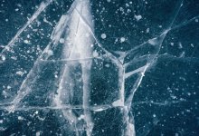 Рыбалка обернулась трагедией: под лед ушла машина с людьми в Карагандинской области (ВИДЕО)