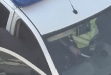 Взятка? В Костанае сняли подозрительное общение водителя и полицейских (ВИДЕО)