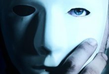 Мужчина проник в подъезд жилого дома и взял обувь в Петропавловске