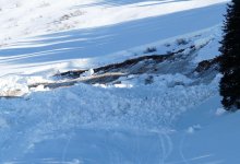 После схода лавины погиб сотрудник дорожной службы в ВКО