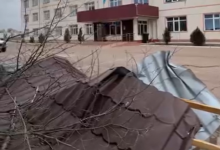 Сильный ветер разрушил дома и школы в Жамбылской области (ВИДЕО)