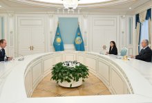 Токаев принял главу Air Astana Питера Фостера