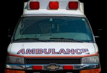 Голый мужчина угнал скорую с умирающей пациенткой в США