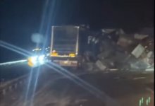 Фура перегородила дорогу: пострадали два человека на юге Казахстана