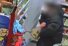 Астанчанин спрятал шоколад в брюки и попытался вынести из магазина