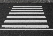 Водитель сбил ребенка на пешеходном переходе и скрылся в Костанае