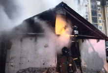 Супружескую пару нашли без сознания в горящем доме в Кокшетау