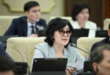 Невозможно смотреть без стыда: депутат Мажилиса сделала заявление о гибели 150 школьниц в Иране