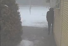 Грабители с оружием ворвались в дом в Алматы (ВИДЕО)