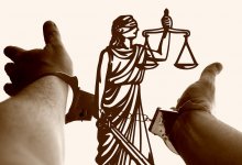 Прямо на остановке задержали карманника в Атырау (ВИДЕО)