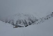 Высота снежного покрова вдвое превышает норму: МЧС предупреждает о лавиноопасности