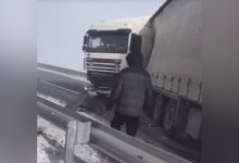 Грузовики и ГАЗель столкнулись на трассе Актобе - Астрахань