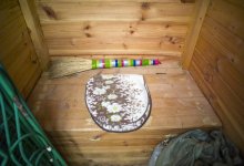 25-летняя алматинка провалилась в туалет: стали известны подробности инцидента